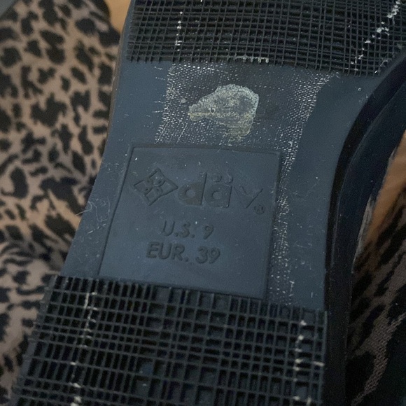 Dav Women’s Tan and Black Cheetah Print Knee High Boots Size 9 - Picture 8 of 8